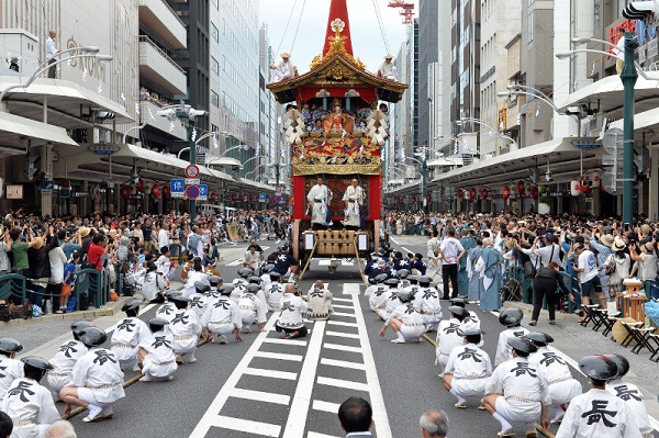 祇園祭　山鉾巡行